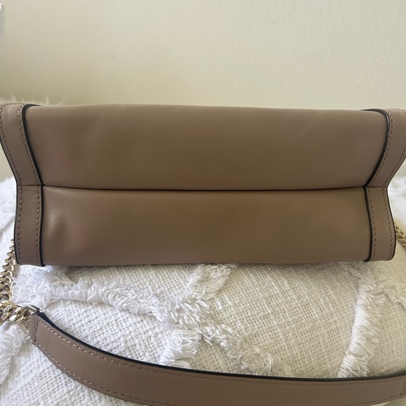 Más que una bolsa es un lindo accesorio para tu atuendo formal a casual. - Picture 8 of 10